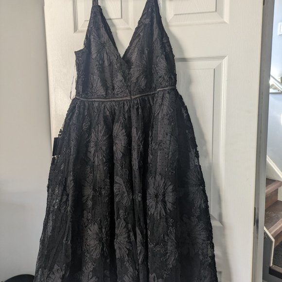 Lulu's Black Floral Lace Midi Dress - Picture 2 of 5